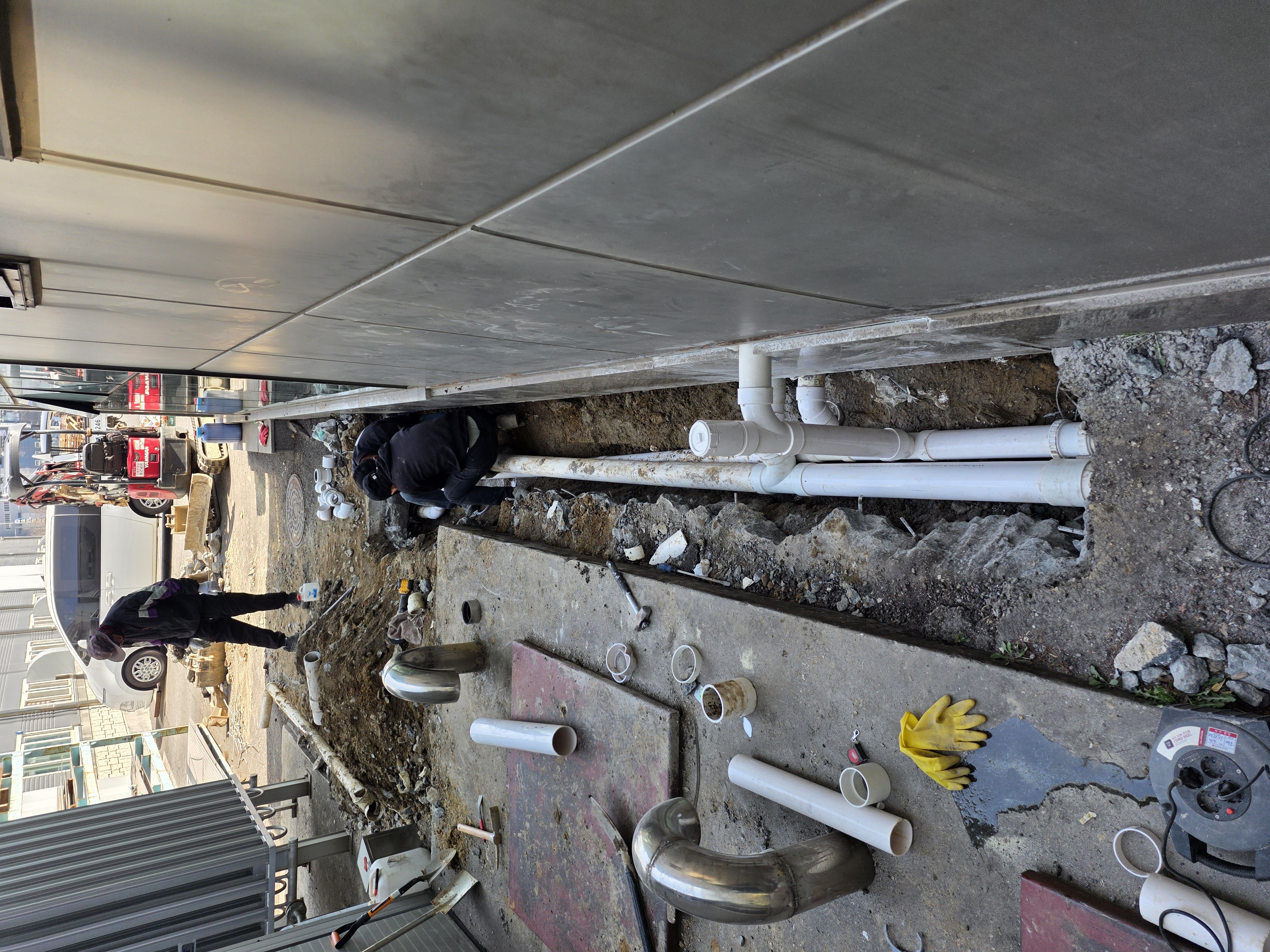 배관 누수 및 신설 공사